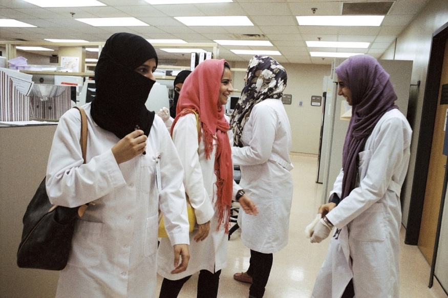 Saudi Arabia, Jeddah, 24 January 2011 - Hospital King Abdulaziz Unversity. the team of blood group, Doctor Souad Al Jouani, Hematologist, scientist researcher.