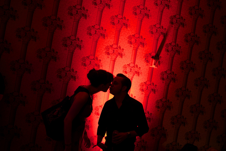 USA, Nevada, Las Vegas, 22 April 2011Fans in a quiet moment at the Viva Las Vegas live music events in The Orleans Casino.USA, Nevada, Las Vegas, 22 avril 2011Des fans de rockabilly pendant un concert du festival "Viva Las Vegas" au Orleans Casino.Steven Siewert / Agence VU