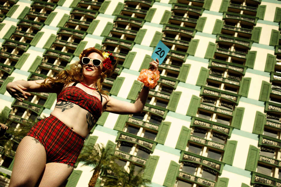 USA, Nevada, Las Vegas, 25 April 2011Tiki Pool Party at The Orleans Casino with contestants in the vintage swimsuit competition. No modern/repro suits will be allowed in the competition.USA, Nevada, Las Vegas, 25 avril 2011FÍte ‡ la piscine du Orleans Casino. Concours de maillots de bain vintage. Les maillots de bain modernes ou d'inspiration rÈtro sont disqualifiÈs.Steven Siewert / Agence VU