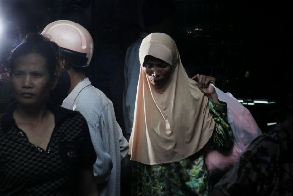Cambodia, Phnom Penh, November 2009From the series "I shot the crowd".Cambodge, Phnom Penh, novembre 2009Issue de la sÈrie "I shot the crowd".Jean-Christian Bourcart / Agence VU