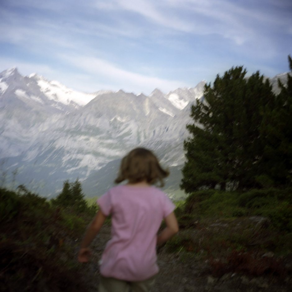 Switzerland, Grindelwald, 2010 - From the series "A contretemps".
