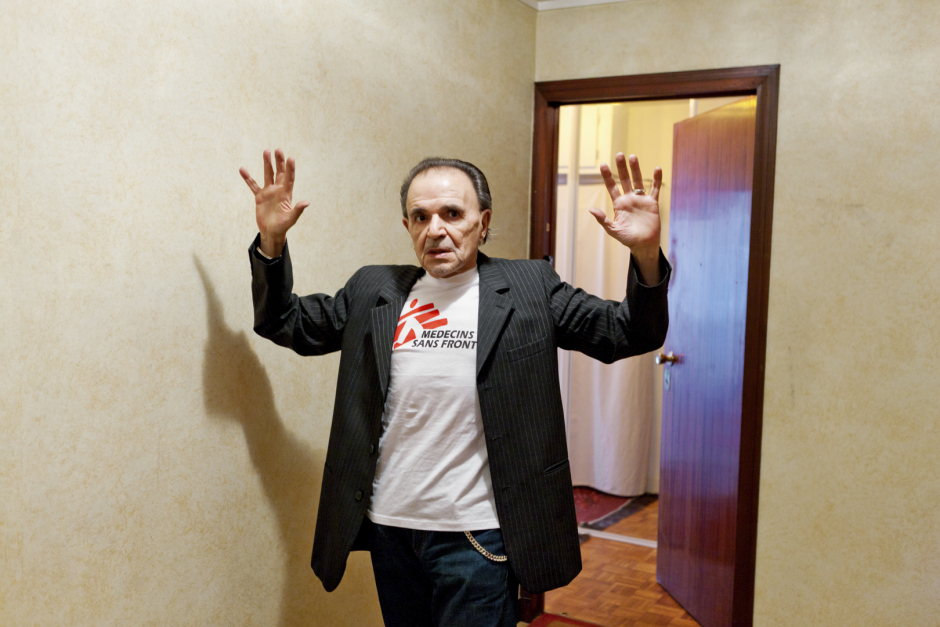 France, Paris, 07 March 2011Portrait of Jean-Pierre Kalfon, French actor."Because I am walking straight."France, Paris, 07 mars 2011Portrait de Jean-Pierre Kalfon, acteur français."Parce que je marche droit".Rip Hopkins / Agence Vu / Médecins sans frontières