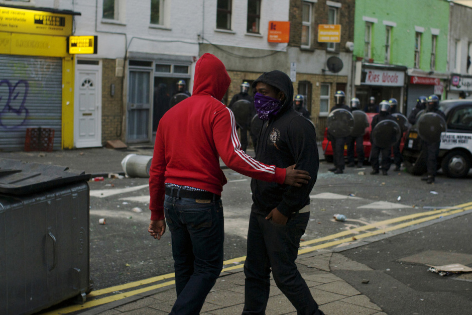 England, London, 08 August 2011Clarence Road.Rioters.Angleterre, Londres, 08 ao˚t 2011Clarence Road.Emeutiers.Michael Grieve / Agence VU