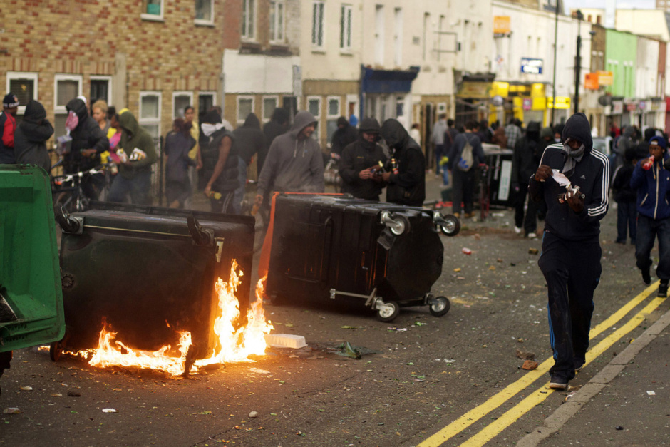 England, London, 08 August 2011Clarence Road.Looters.Angleterre, Londres, 08 ao˚t 2011Clarence Road.Pilleurs.Michael Grieve / Agence VU
