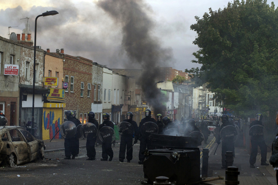 England, London, 08 August 2011Clarence Road.Scene of riot police.Angleterre, Londres, 08 ao˚t 2011Clarence Road.La police anti-Èmeute.Michael Grieve / Agence VU