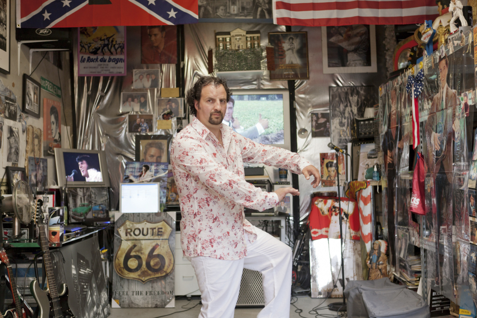 France, Maison Laffitte, 24 April 2012From the book "Chevaleresque".Francois Girard, Eagle, 40, 173 cm, 80 kg.France, Maison Laffitte, 24 avril 2012Issue du livre "Chevaleresque".Francois Girard, Aigle, 40 ans, 173 cm, 80 kg.Rip Hopkins / Agence VU