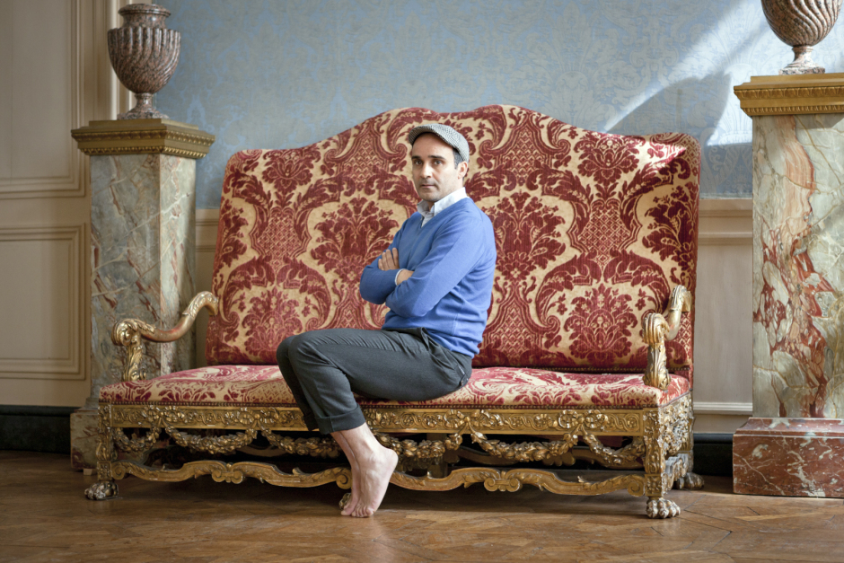 France, Maison Laffitte, 23 April 2012From the book "Chevaleresque".Amar Chaouche, Clown, 40, 178 cm, 72 kg.France, Maison Laffitte, 23 avril 2012Issue du livre "Chevaleresque".Amar Chaouche, Clown, 40 ans, 178 cm, 72 kg.Rip Hopkins / Agence VU
