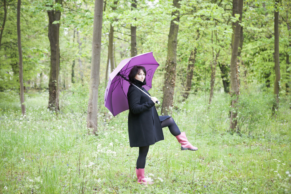 France, Maison Laffitte, 23 April 2012From the book "Chevaleresque".Cécile Chalumeau, My Little Poney, 33, 157 cm, 60 kg.France, Maison Laffitte, 23 avril 2012Issue du livre "Chevaleresque".Cécile Chalumeau, Mon Petit Poney, 33 ans, 157 cm, 60 kg.Rip Hopkins / Agence VU