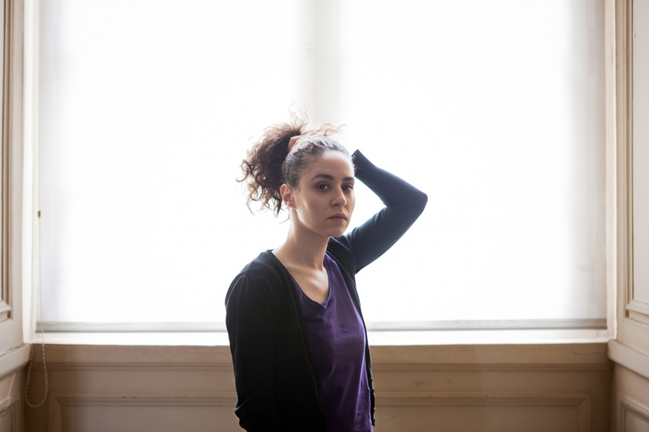 France, Maison Laffitte, 23 April 2012From the book "Chevaleresque".Ilham Fiacre, N / A, 32, 164 cm, 50 kg.France, Maison Laffitte, 23 avril 2012Issue du livre "Chevaleresque".Ilham Fiacre, N / A, 32 ans, 164 cm, 50 kg.Rip Hopkins / Agence VU