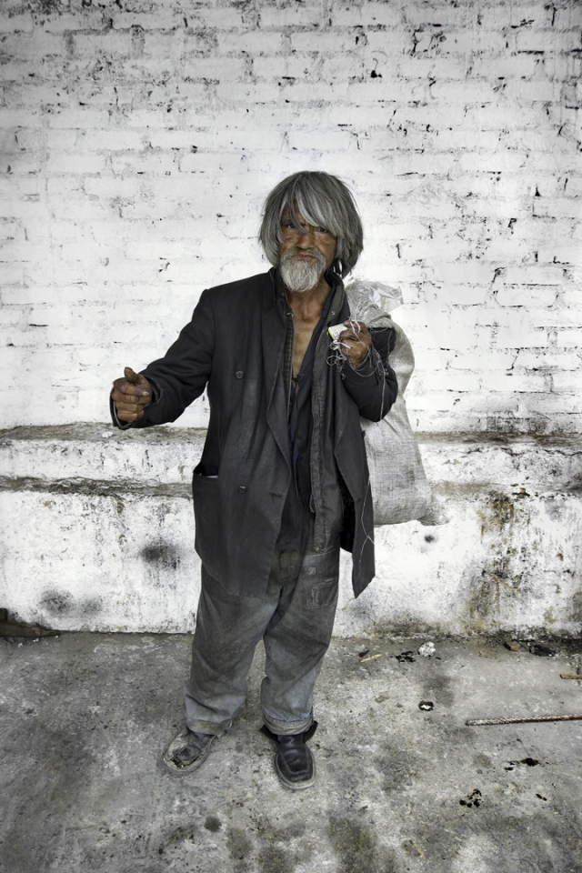 Colombia, Bogota, 25 November 2004From the series "Altras del Muro".Dandy Nero.Colombia, Bogota, 25 novembre 2004Issue de la sÈrie "Altras del Muro".Dandy Nero.Stanislas Guigui / Agence VU