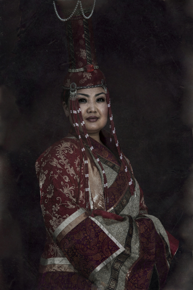 Mongolia, Ulan Bator, 2013Portrait of a Mongol warrior at the Naadam Festival.Mongolie, Oulan-Bator, 2013Portrait de guerrier mongol pendant le festival Naadam.Stan Guigui / Agence VU