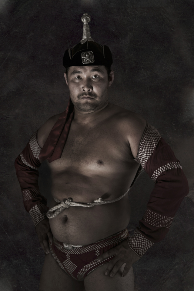 Mongolia, Ulan Bator, 2013Portrait of a Mongol warrior at the Naadam Festival.Mongolie, Oulan-Bator, 2013Portrait de guerrier mongol pendant le festival Naadam.Stan Guigui / Agence VU