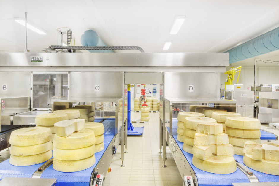 Italy, Brescia, September 10th 2014Ambrosi Company. Cutting and packaging area.Italie, Brescia, 10 septembre 2014Entreprise Ambrosi. Zone de découpe et d'emballage.Massimo Siragusa / Agence VU