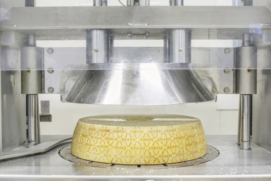 Italy, Brescia, September 10th 2014Ambrosi Company. Cutting and packaging area.Italie, Brescia, 10 septembre 2014Entreprise Ambrosi. Zone de découpe et d'emballage.Massimo Siragusa / Agence VU