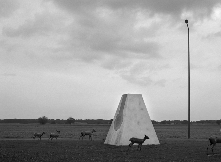 France, Le Blanc, 2013From the series "Le nom qui efface la couleur".France, Le Blanc, 2013Issu de la sÈrie "Le nom qui efface la couleur".Israel AriÒo / Agence VU