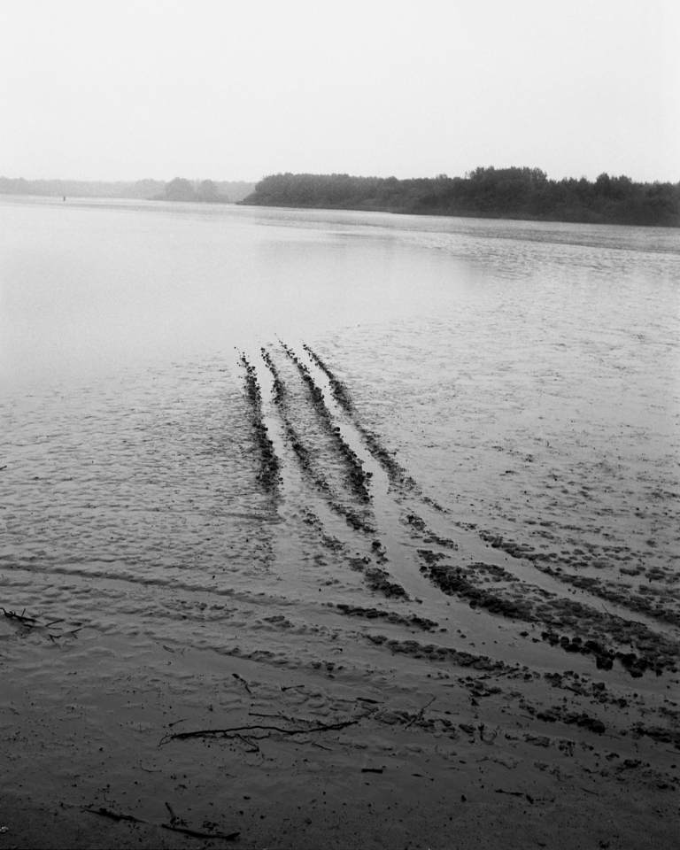 France, Le Blanc, 2013From the series "Le nom qui efface la couleur".France, Le Blanc, 2013Issu de la sÈrie "Le nom qui efface la couleur".Israel AriÒo / Agence VU