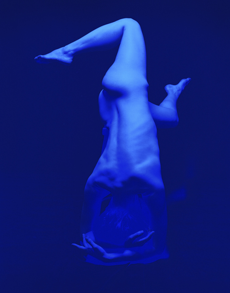 Thailand, 2013Blue n∞5From the series "Blue".Thailande, 2013Blue n∞5Issue de la sÈrie "Blue".Manit Sriwanichpoom / Courtesy Adler Subhashok Gallery / Agence VU