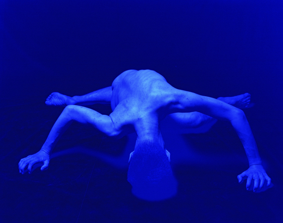 Thailand, 2013Blue n∞15From the series "Blue".Thailande, 2013Blue n∞15Issue de la sÈrie "Blue".Manit Sriwanichpoom / Courtesy Adler Subhashok Gallery / Agence VU