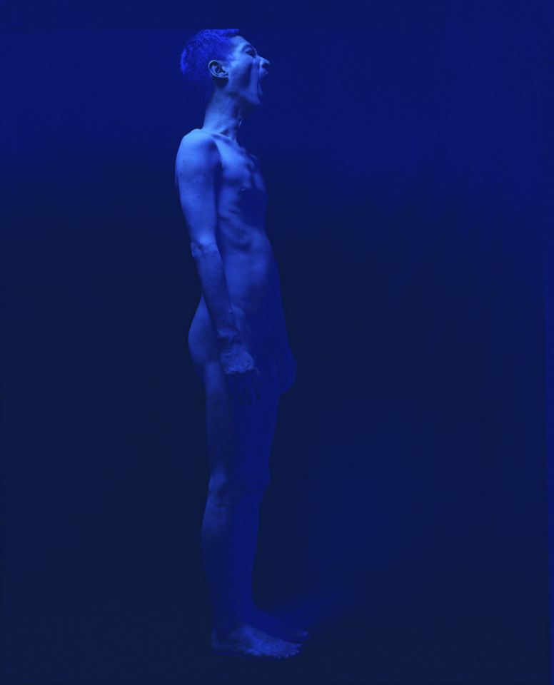 Thailand, 2013Blue n∞16From the series "Blue".Thailande, 2013Blue n∞16Issue de la sÈrie "Blue".Manit Sriwanichpoom / Courtesy Adler Subhashok Gallery / Agence VU