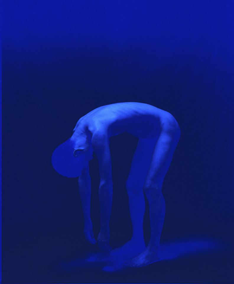 Thailand, 2013Blue n∞19From the series "Blue".Thailande, 2013Blue n∞19Issue de la sÈrie "Blue".Manit Sriwanichpoom / Courtesy Adler Subhashok Gallery / Agence VU