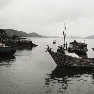 Vietnam, Cloud Hill, Min Chau, 29 April 2015Child on a fishing boat.Vietnam, Col des Nuages, Min Chau, 29 avril 2015Enfant sur bateau de pêche.Franck Ferville / Agence VU