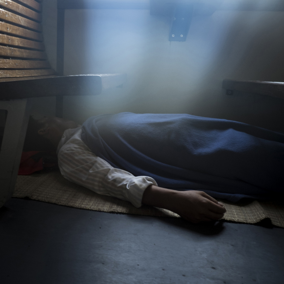 Vietnam, in the Reunification Express Train, 01 May 2015Sleeping passengerVietnam, dans le Train de la Réconciliation, 01 mai 2015passager endormiFranck Ferville / Agence VU