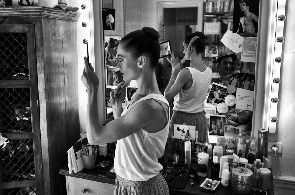 France, Paris, July 2014AurÈlie Dupont, in her dressing room at opÈra Garnier.France, Paris, juillet 2014AurÈlie Dupont, dans sa loge, ‡ l'OpÈra Garnier.Pierre-Elie de Pibrac / VU distribution