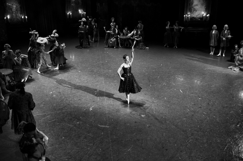 France, Paris, 18 May 2015?AurÈlie Dupont, French prima ballerina at the OpÈra de Paris, says goodbye to the institution during her last performance on the stage of the OpÈra Garnier.?France, Paris, 18 mai 2015?AurÈlie Dupont, danseuse Ètoile ‡ l'OpÈra de Paris, fait ses adieux ‡ l'institution lors de sa derniËre reprÈsentation sur la scËne de l'OpÈra Garnier.??Pierre-Elie de Pibrac / Agence VU