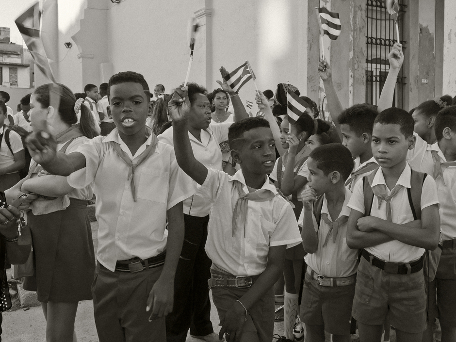 Cuba, Havana, 30 November 2016Young schoolchildren who were given a Cuban flag in the streets of Havana after the Caravan passed through the Centro Habana district.Cuba, La Havane, 30 novembre 2016Jeunes Ècoliers ‡ qui on a distribuÈ un drapeau cubain dans les rues de La Havane, aprËs le passage de la Caravane dans le quartier de Centro Habana.Pierre-Elie de Pibrac / Agence VU