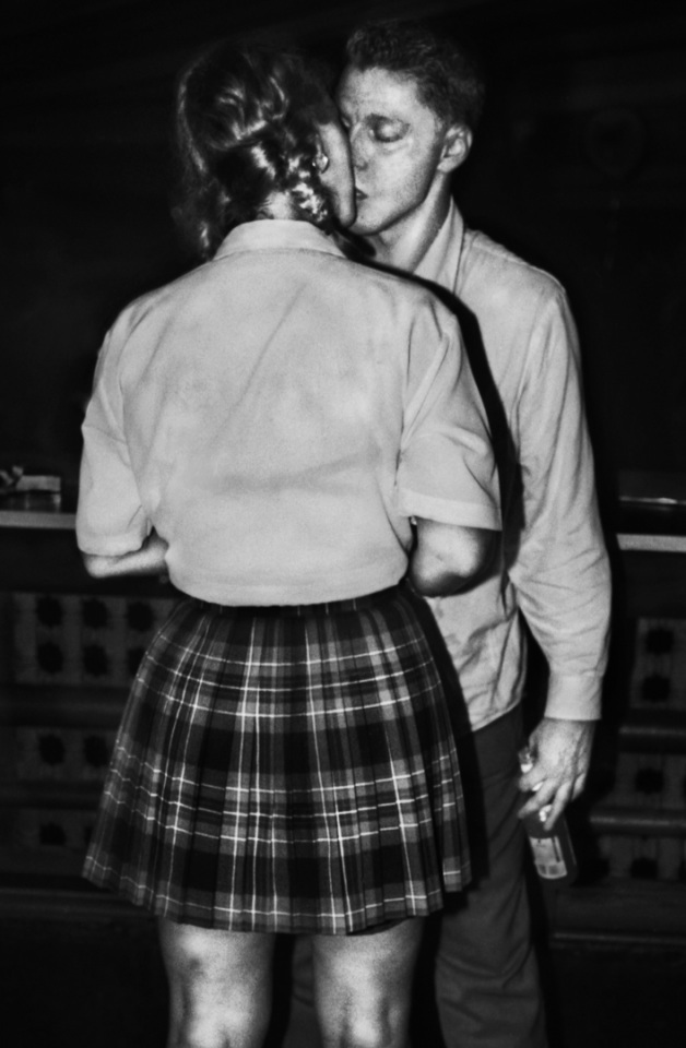 England, London, 2013Man and woman kissing in nightclub.Angleterre, Londres, 2013Couple s'embrassant en boite de nuit.Monika Macdonald / Agence VU