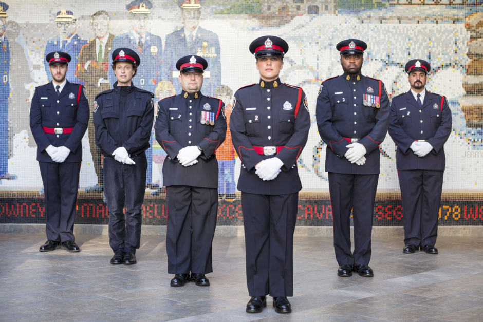 Canada, Ontario, Ottawa, 07 October 2016Ottawa Police Service's Ceremonial Guard, Ottawa Police Headquarters.Canada, Ontario, Ottawa, 07 octobre 2016Officiers de la garde cérémonielle au Siège de la police d'Ottawa.Rip Hopkins / Agence VU / Ambassade de France au Canada