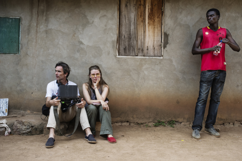 Central Africa, Bangui, 14 November 2018On the movie set of the film "Camille", by Boris Lojkine in Central Africa.Boris Lojkine (l.), director, Bojina Panayotova, co-writer and scriptwriter (c.) and Fiacre Bindala, actor, are waiting before shooting a scene in Bangui.République Centrafricaine, Bangui, 14 novembre 2018Tournage du film "Camille" de Boris Lojkine en Centrafrique.Boris Lojkine (g), réalisateur, Bojina Panayotova, co- scénariste et scripte (c) et Fiacre Bindala, acteur, patientent avant le tournage d'une scène à Bangui.Michael Zumstein / Agence VU