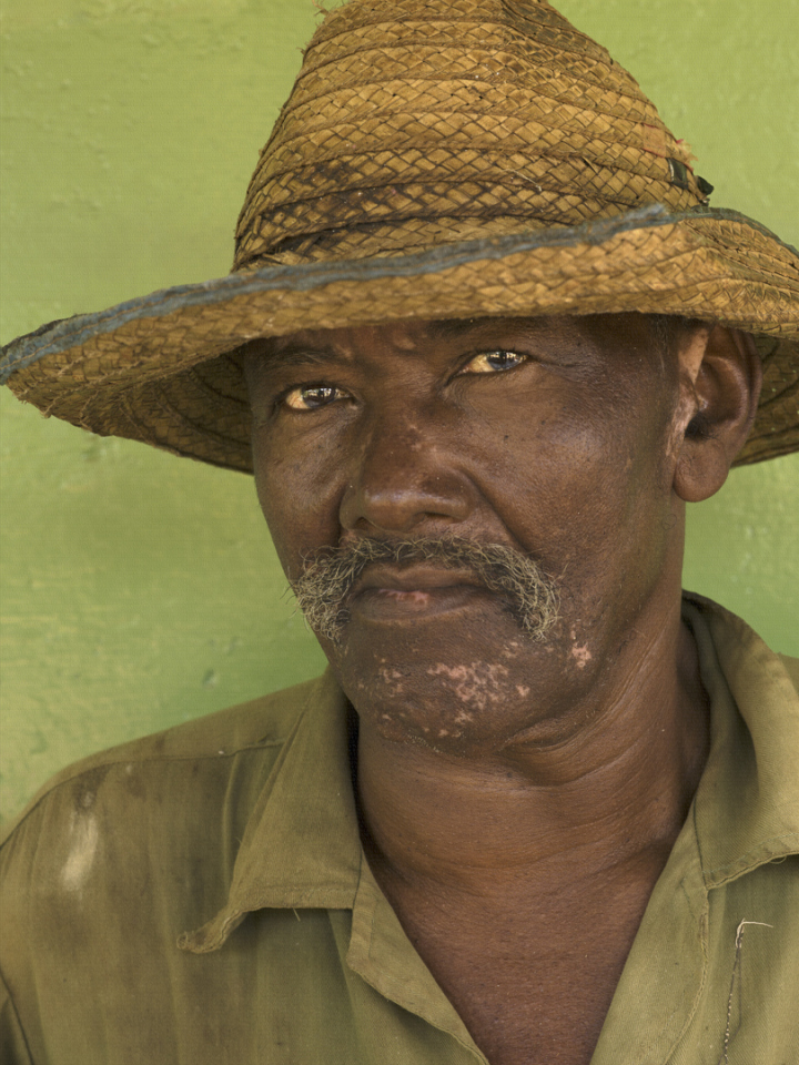 Cuba, February 1st 2017"La revolución ha sido y es fuerte en las masas de los trabajadores. La revolución es fuerte en el pueblo por su conciencia." (The revolution has been and is strong in the masses of the workers. The revolution is strong in the people because of their conscience).Cuba, 1er février 2017"La revolución ha sido y es fuerte en las masas de los trabajadores. La revolución es fuerte en el pueblo por su conciencia." (La révolution a été et est forte grâce la masse des travailleurs. La révolution est forte dans le peuple grâce à sa conscience).Pierre-Elie de Pibrac / Agence VU