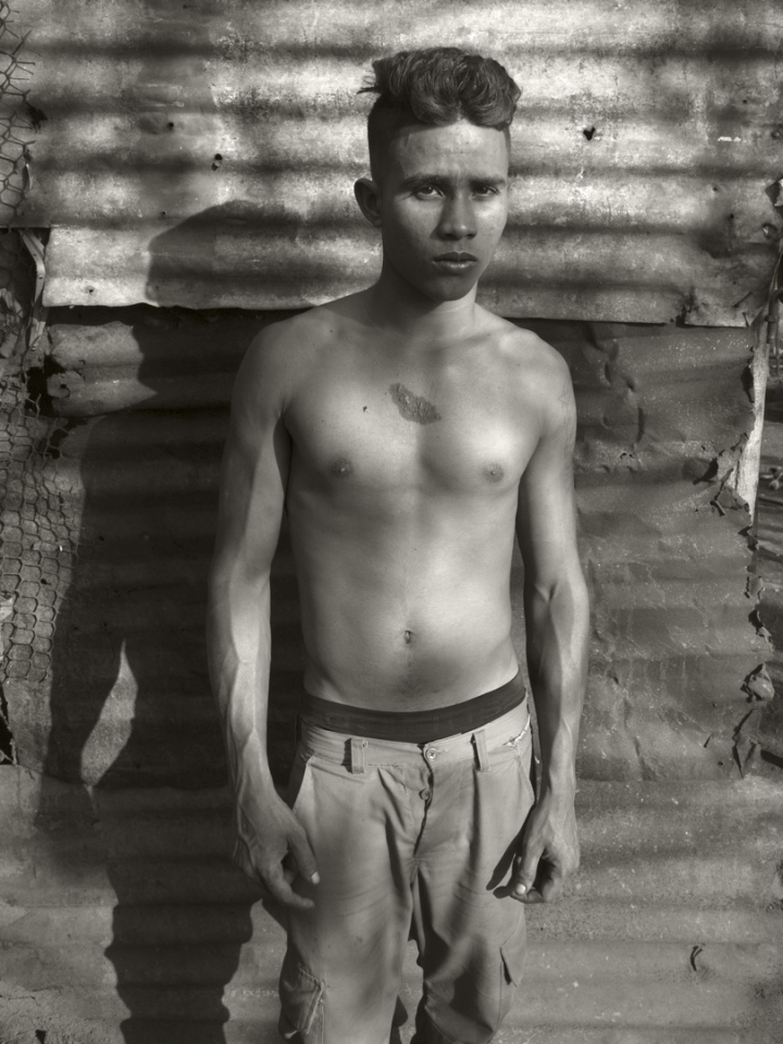 Cuba, February 1 st 2017Young resident of the batey of the Quivican power plant. Cuba, 1er février 2017Jeune habitant du batey de la centrale de Quivican. Pierre-Elie de Pibrac / Agence VU