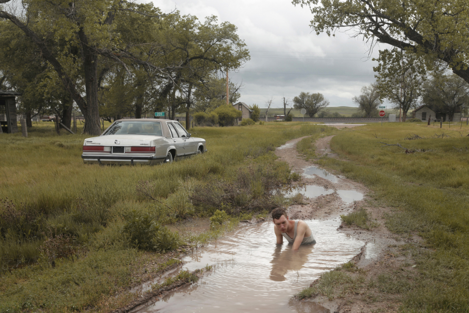 USA, South Dakota, Elsworth, 29 May 2018From the series "Sinking Ship".Quicksand.USA, Dakota du Sud, Elsworth, 29 mai 2018Issu de la série "Sinking Ship".Sables mouvants.Kyle Thompson / Agence VU