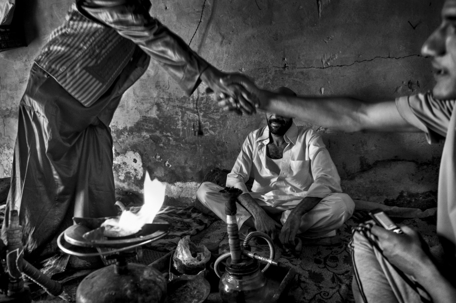 Egypt, Siwa, June 25th 2017 At a family's house on the Aid day, women never mix with the men ! Egypte, Siwa, 25 Juin 2017 Chez une famille le jour de l'Aid, les femmes ne se mélangent jamais avec les hommes ! Ferhat Bouda / Agence VU