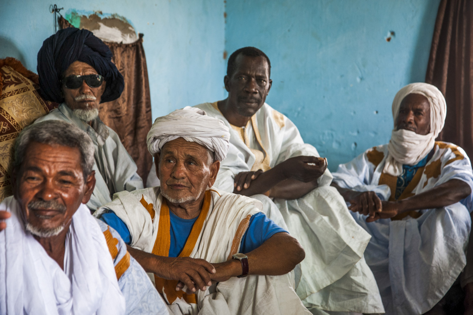 Mauritania, Adrar region, Maadan, April 6th 2018 A meeting with the villagers of Maadan, after Friday prayer. Mauritanie, Adrar, Maadan, 6 avril 2018 Une rencontre avec les villageois de Maadan, après la prière du vendredi. Ferhat Bouda / Agence VU