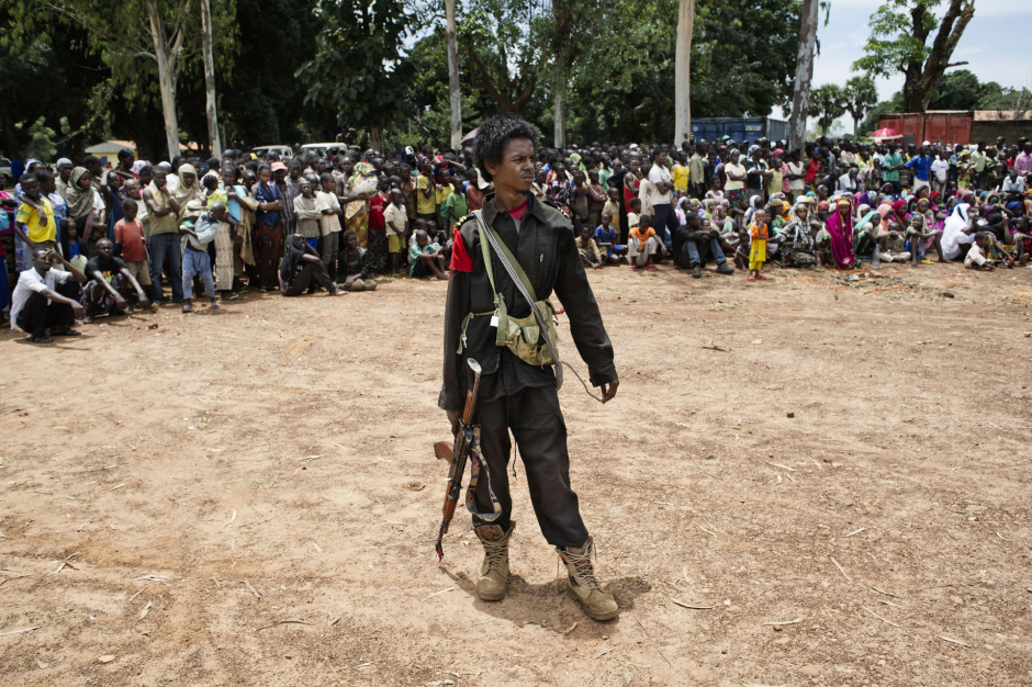 Central African Republic, Bossangoa, 23 September 2013Former Seleka fighter who joined the Central African Armed Forces (FACA), during a meeting ran by the National Transitional Council (CNT), with the inhabitants of the city of Bossangoa.RÈpublique Centrafricaine, Bossangoa, 23 septembre 2013Combattant de l'ex Seleka intÈgrÈ aux Forces armÈes Centrafricaine (FACA) lors d'un meeting organisÈ par le Conseil National de Transition (CNT) auquel participent les habitants de la ville de Bossangoa.Michael Zumstein / Agence VU