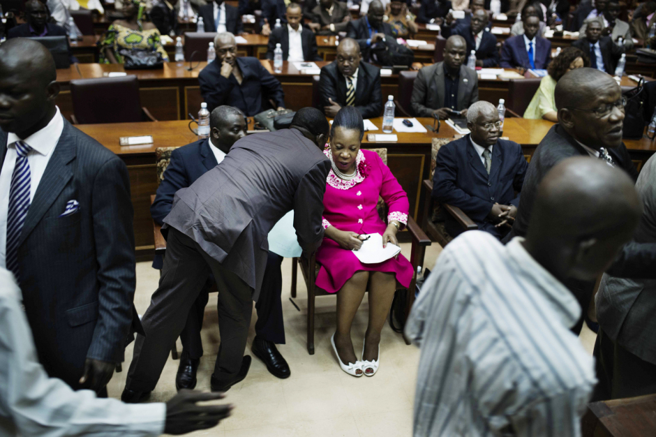Central African Republic, Bangui, 18 January 2014At the Central African National Assembly, Miss Catherine Samba-Panza (centre) talks with a member of her staff before the election of the Transitional President by the Central African Republic's Transitional Assembly (CNT).République Centrafricaine, Bangui, 18 Janvier 2014A l'Assemblée Nationale Centrafricaine, Mme Catherine Samba-Panza (au centre) discute avec un collaborateur avant l'éléction du président de transition par le Conseil National de Transition (CNT).Michael Zumstein / Agence VU