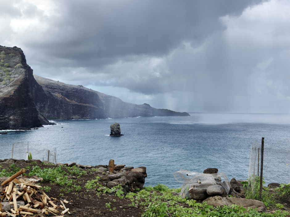French Polynesia, Hiva Oa, 21 January 2011From the series "Second Nature".Hanaiapa Bay.PolynÈsie FranÁaise, Hiva Oa, 21 janvier 2011Issue de la sÈrie "Second Nature".Baie d'Hanaiapa.Guy Tillim / Agence VU