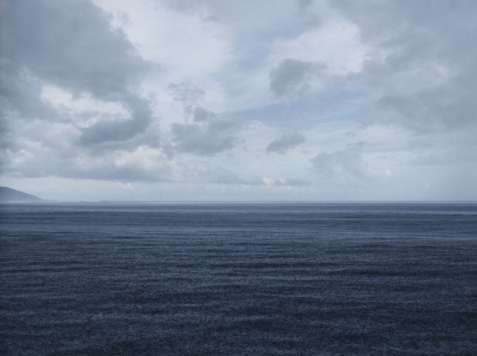 French Polynesia, Moorea, 17 February 2010From the series "Second Nature".Haapiti.PolynÈsie FranÁaise, Moorea, 17 fÈvrier 2010Issue de la sÈrie "Second Nature".Haapiti.Guy Tillim / Agence VU