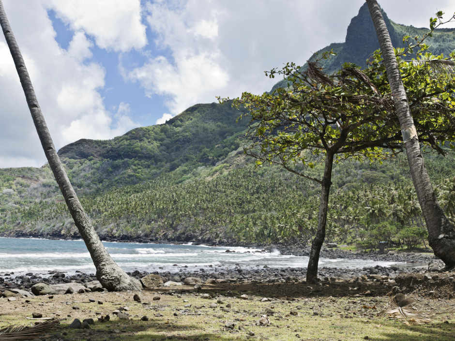 French Polynesia, Nuku Hiva, 25 January 2011From the series "Second Nature".Aakapa Bay.PolynÈsie FranÁaise, Nuku Hiva, 25 janvier 2011Issue de la sÈrie "Second Nature".Baie de Aakapa.Guy Tillim / Agence VU