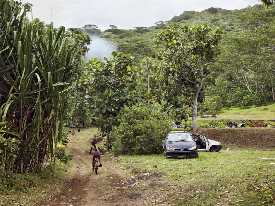 French Polynesia, Moorea, 30 December 2010From the series "Second Nature".PolynÈsie FranÁaise, Moorea, 30 dÈcembre 2010Issue de la sÈrie "Second Nature".Guy Tillim / Agence VU