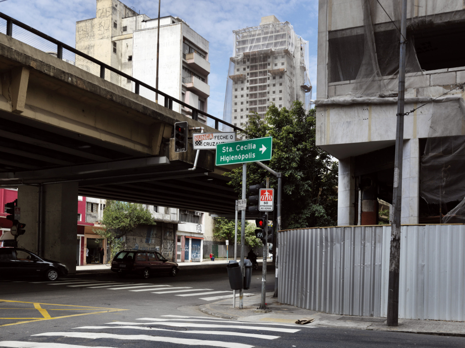 Brazil, Sao Paulo, 25 August 2011From the series "Second Nature".Rua MarquÍs de Itu.BrÈsil, Sao Paulo, 25 ao˚t 2011Issue de la sÈrie " Second Nature".Rue MarquÍs de Itu.Guy Tillim / Agence VU