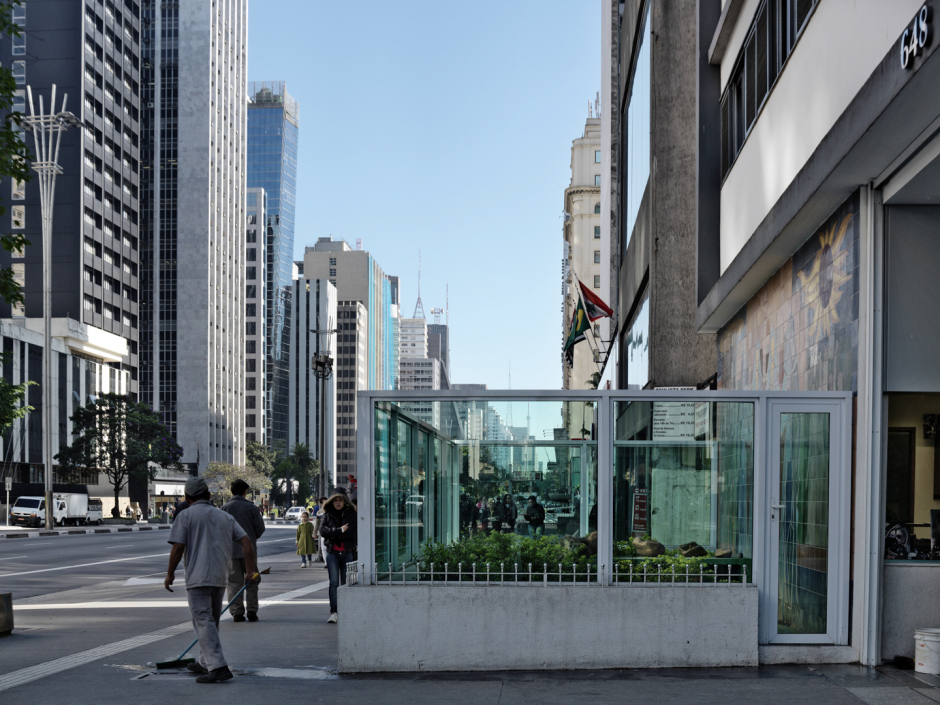 Brazil, Sao Paulo, 28 June 2011From the series "Second Nature".Avenida Paulista.BrÈsil, Sao Paulo, 28 juin 2011Issue de la sÈrie " Second Nature".Avenue Paulista.Guy Tillim / Agence VU