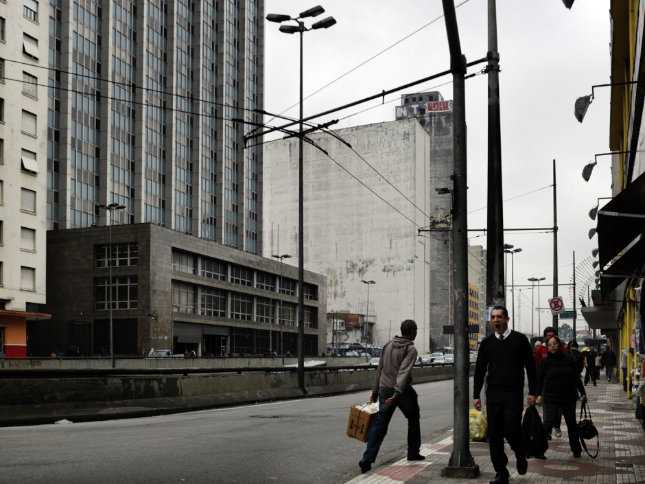 Brazil, Sao Paulo, 23 August 2011From the series "Second Nature".Avenida Prestes Maia.BrÈsil, Sao Paulo, 23 ao˚t 2011Issue de la sÈrie " Second Nature".Avenue Prestes Maia.Guy Tillim / Agence VU