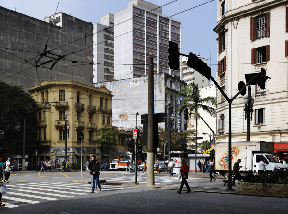 Brazil, Sao Paulo, 24 August 2011From the series "Second Nature".Avenida Ipiranga.BrÈsil, Sao Paulo, 24 ao˚t 2011Issue de la sÈrie " Second Nature".Avenue Ipiranga.Guy Tillim / Agence VU