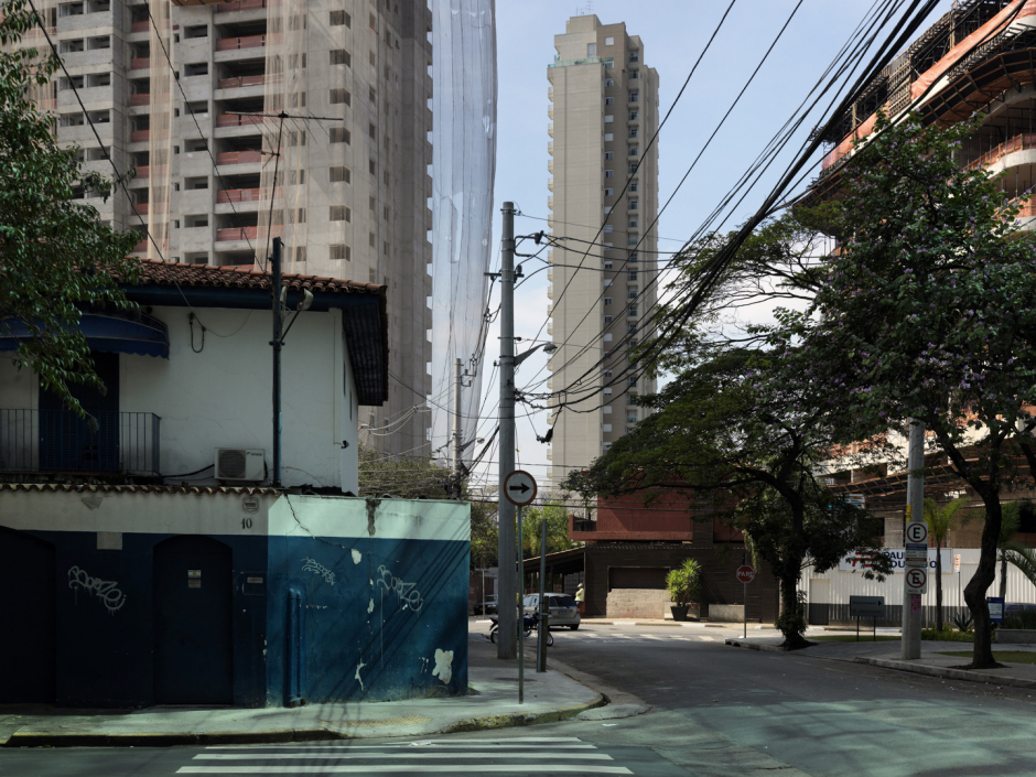 Brazil, Sao Paulo, 27 August 2011From the series "Second Nature".Morumbi.BrÈsil, Sao Paulo, 27 ao˚t 2011Issue de la sÈrie " Second Nature".Morumbi.Guy Tillim / Agence VU