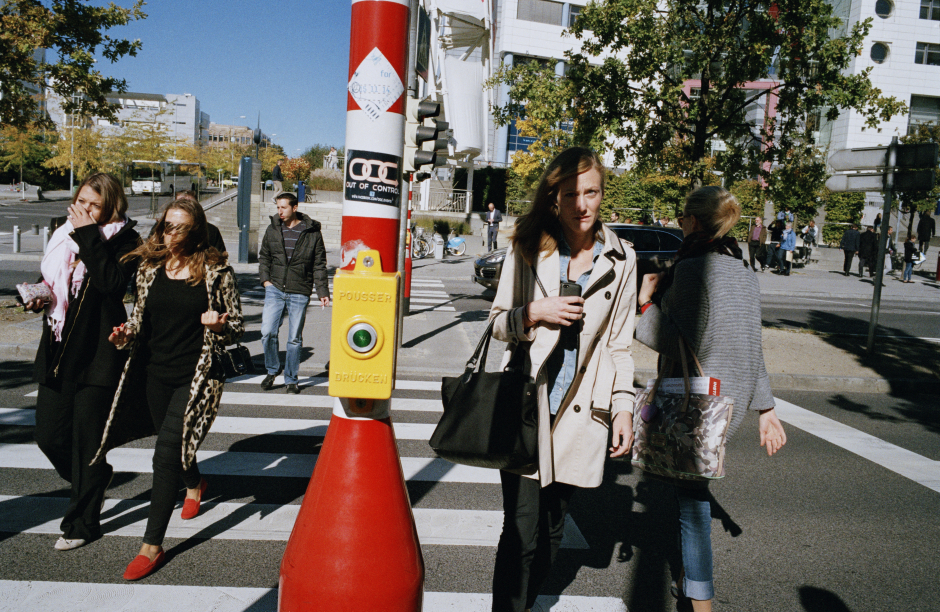 Luxembourg, Kirchberg, October 2, 2015 Pedestrian crossing. John Fitzgerald Kennedy avenue, Marcel Fischbach street. Luxembourg, Kirchberg, 2 octobre 2015 Passage piéton. Avenue John Fitzgerald Kennedy, rue Marcel Fischbach. Yvon Lambert / Agence VU