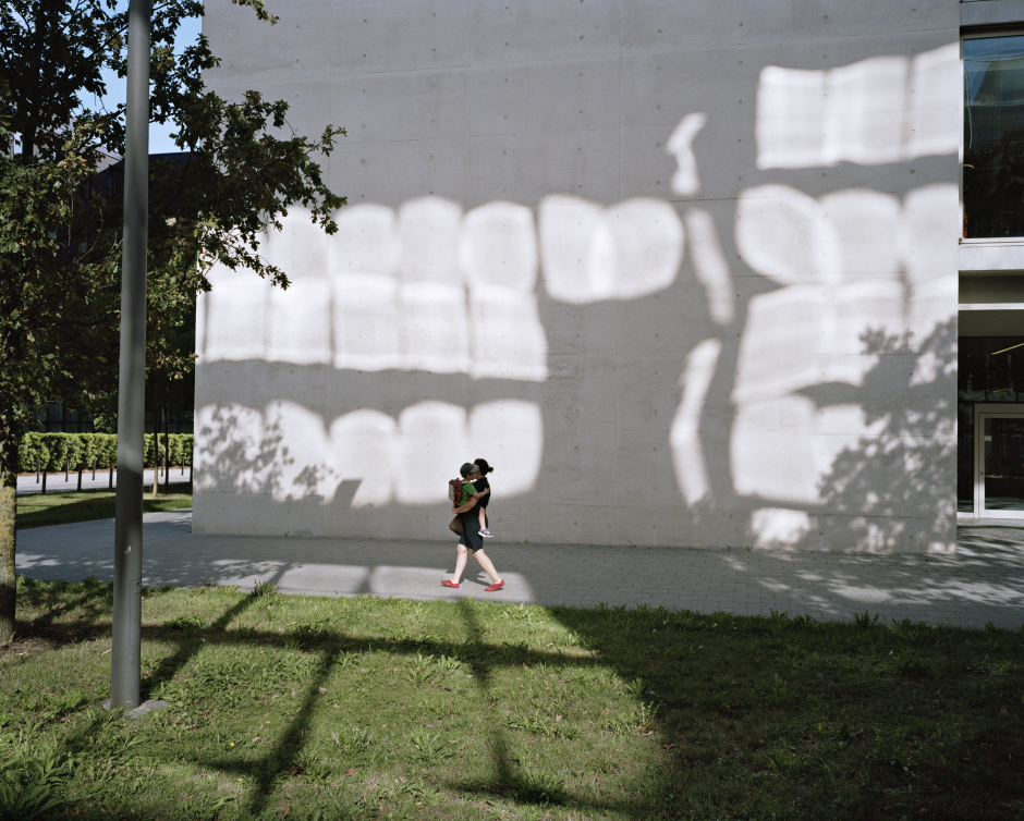 Luxembourg, Kirchberg, August 29, 2015 Corner rue Edward Steichen-rue Marcel Fischbach. Luxembourg, Kirchberg, 29 août 2015 Angle rue Edward Steichen-rue Marcel Fischbach. Yvon Lambert / Agence VU